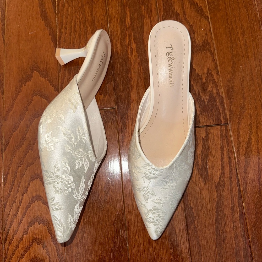 Ivory Floral Pointed-Toe Heeled Mules